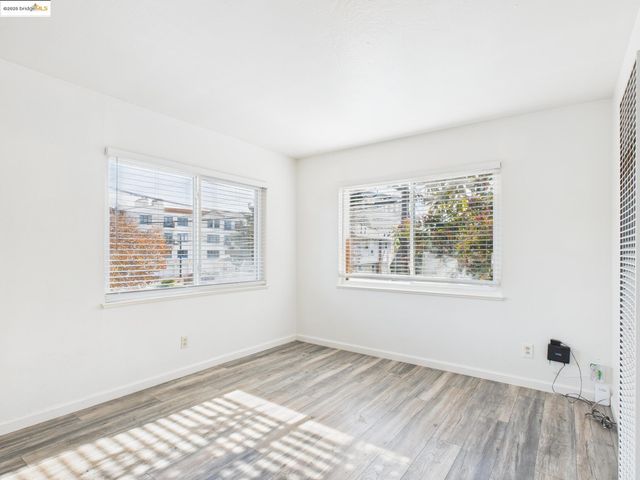 3807 Opal St, Oakland, CA 94609