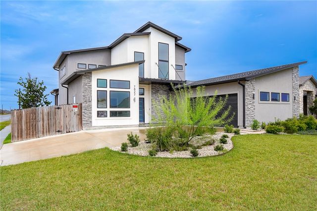 7822 Stampede Dr, Corpus Christi, TX 78414
