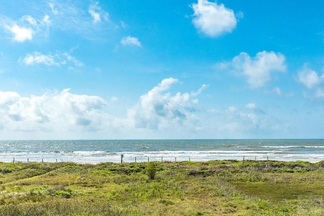 2418 Blue Water Hwy, Surfside, TX 77541