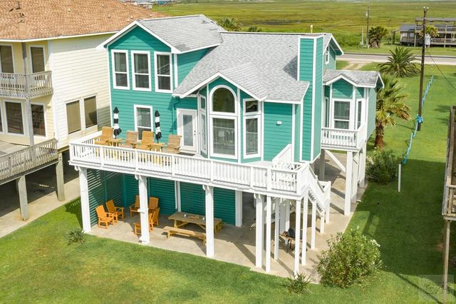 2418 Blue Water Hwy, Surfside, TX 77541