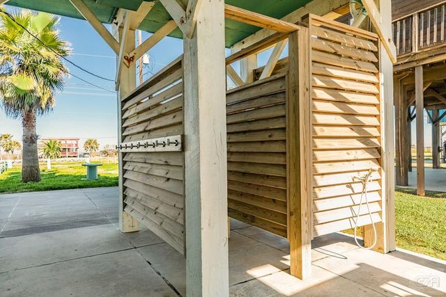 2418 Blue Water Hwy, Surfside, TX 77541