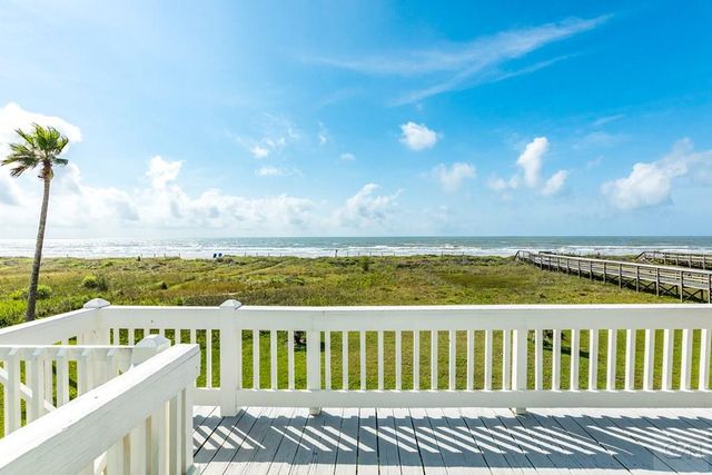 2418 Blue Water Hwy, Surfside, TX 77541