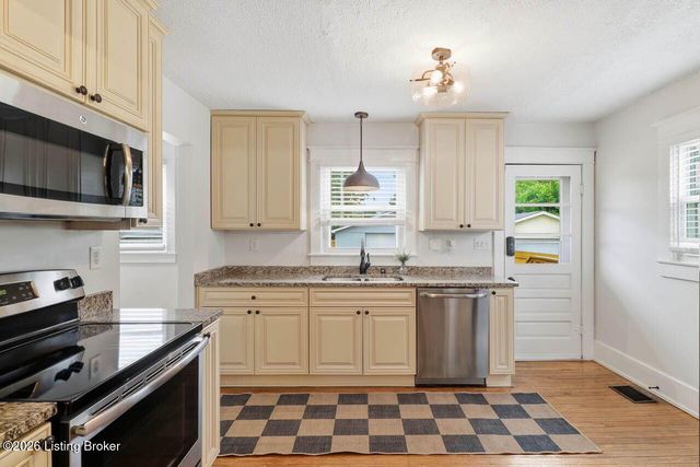 1521 Belmar Dr, Louisville, KY 40213
