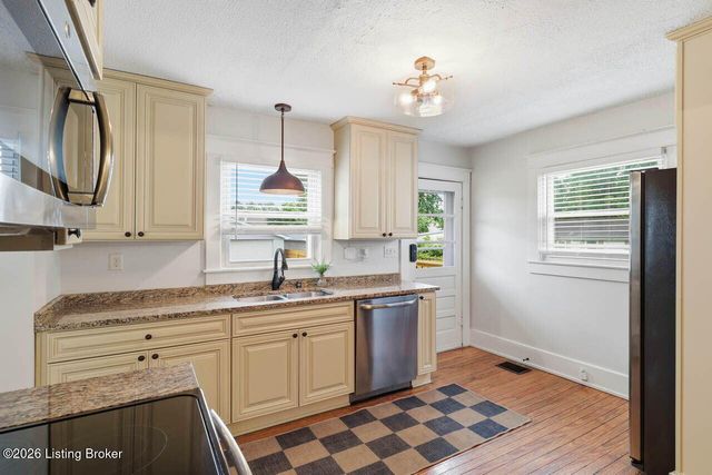 1521 Belmar Dr, Louisville, KY 40213