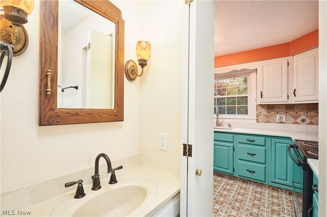 1633 Bancroft Street, Cuyahoga Falls, OH 44221