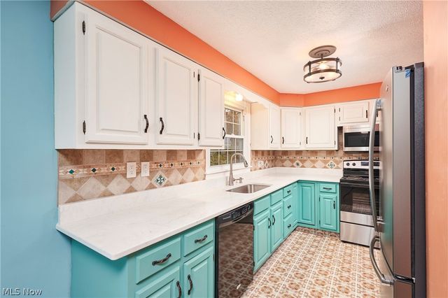 1633 Bancroft Street, Cuyahoga Falls, OH 44221