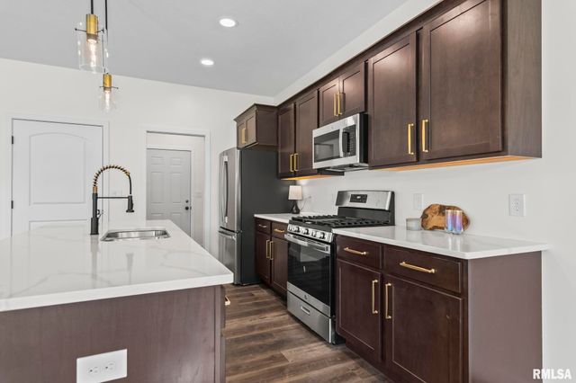 314 BOULDER CREEK Drive, Chatham, IL 62629