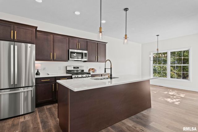 314 BOULDER CREEK Drive, Chatham, IL 62629