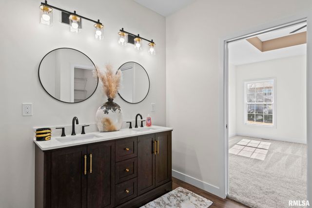 314 BOULDER CREEK Drive, Chatham, IL 62629