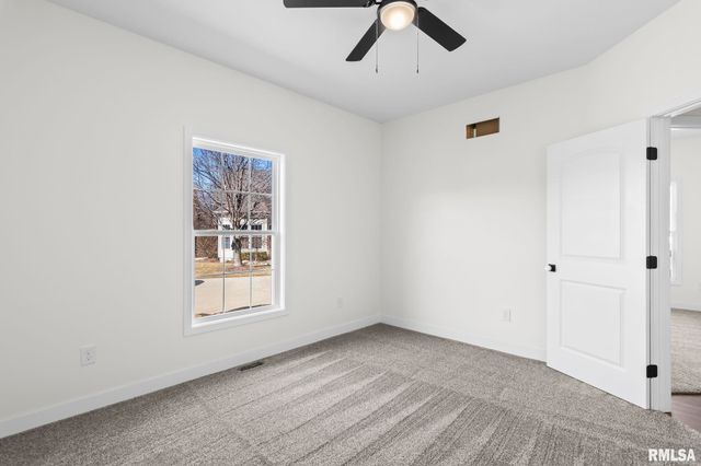 314 BOULDER CREEK Drive, Chatham, IL 62629