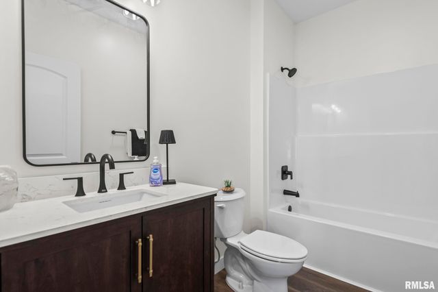 314 BOULDER CREEK Drive, Chatham, IL 62629