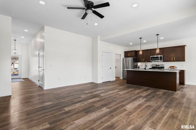 314 BOULDER CREEK Drive, Chatham, IL 62629