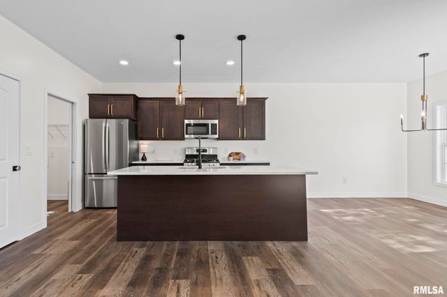 314 BOULDER CREEK Drive, Chatham, IL 62629