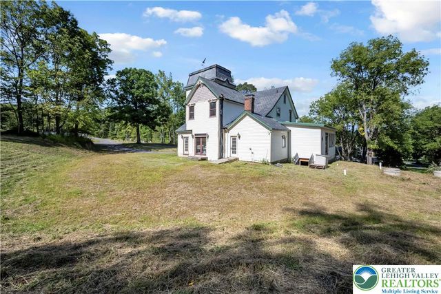 384 Henry Road, Bushkill Twp, PA 18064