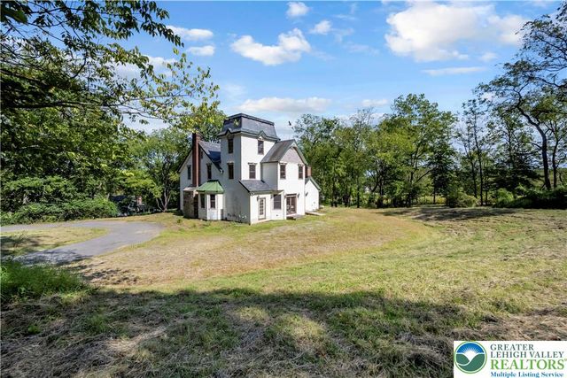 384 Henry Road, Bushkill Twp, PA 18064