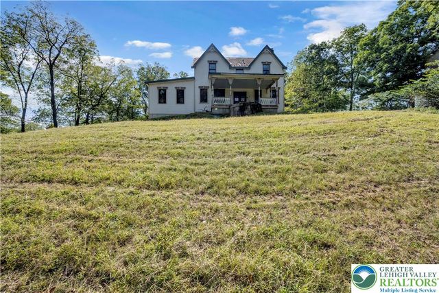 384 Henry Road, Bushkill Twp, PA 18064