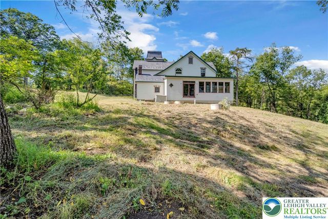 384 Henry Road, Bushkill Twp, PA 18064