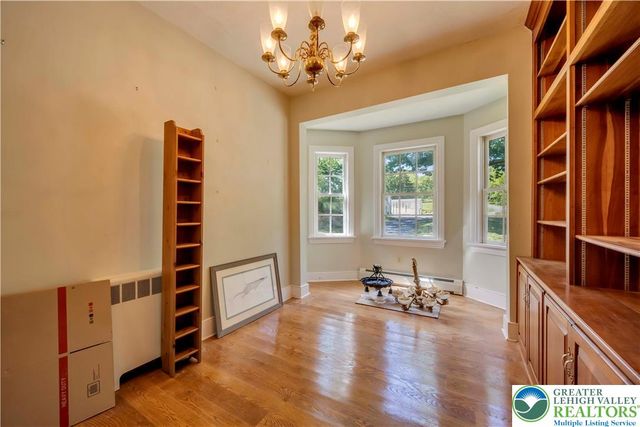 384 Henry Road, Bushkill Twp, PA 18064