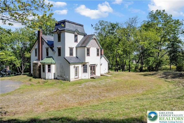 384 Henry Road, Bushkill Twp, PA 18064