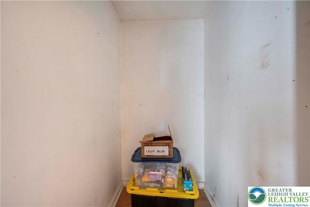 384 Henry Road, Bushkill Twp, PA 18064
