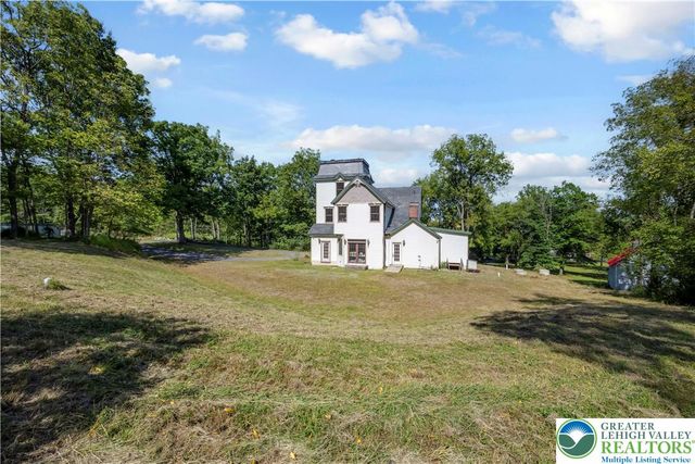 384 Henry Road, Bushkill Twp, PA 18064