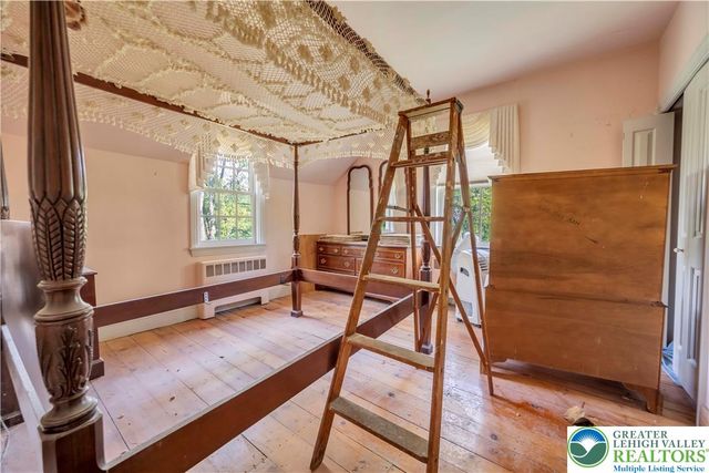 384 Henry Road, Bushkill Twp, PA 18064