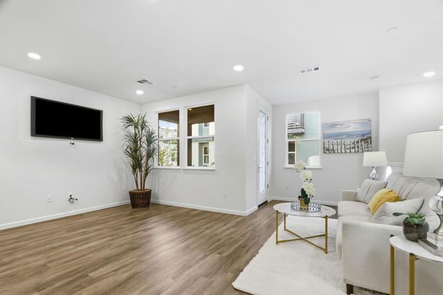 637 Clover, Milpitas, CA 95035