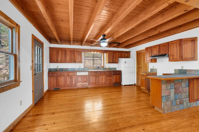 551 Shippmans Creek Rd, Wartrace, TN 37183
