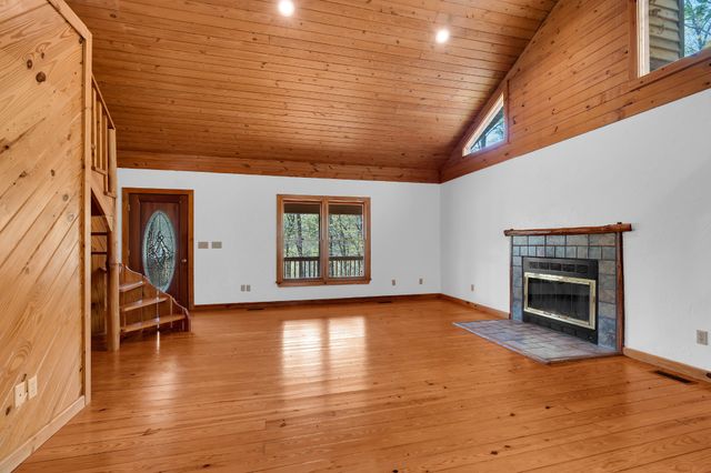 551 Shippmans Creek Rd, Wartrace, TN 37183