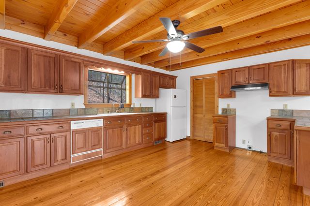 551 Shippmans Creek Rd, Wartrace, TN 37183