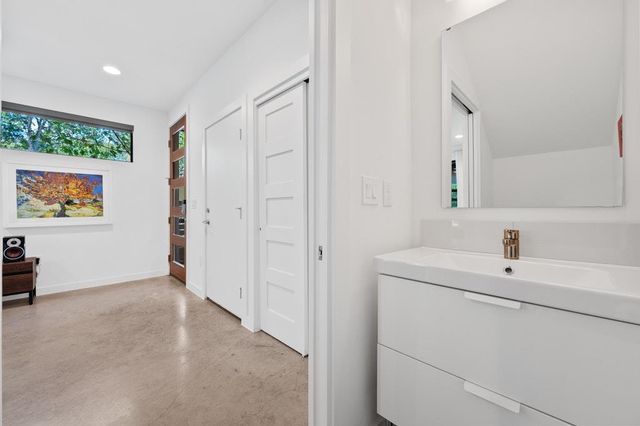 1005 Cardinal LN B, Austin, TX 78704