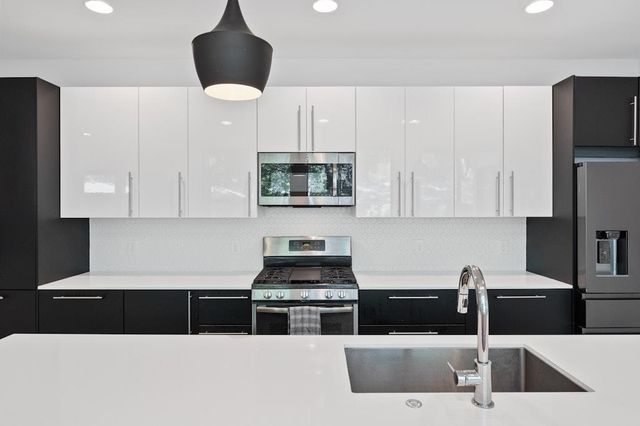 1005 Cardinal LN B, Austin, TX 78704