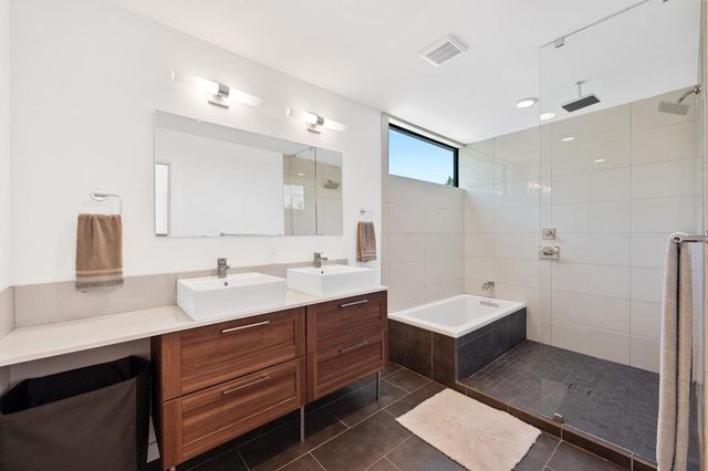 1005 Cardinal LN B, Austin, TX 78704