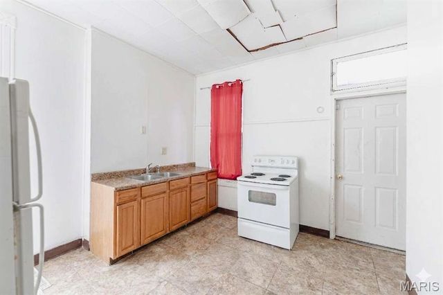 4431 Virginia Anex, St Louis, MO 63111