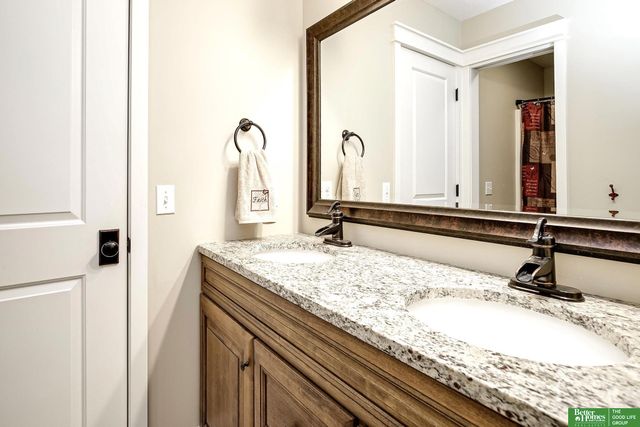 7725 N 151 Circle, Bennington, NE 68007