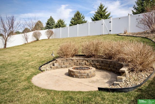 7725 N 151 Circle, Bennington, NE 68007