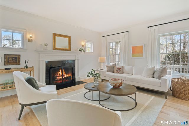8 Kimberly Court, Ridgefield, CT 06877