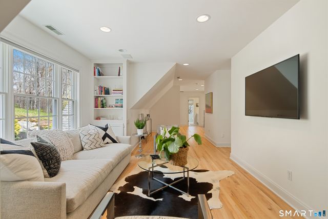 8 Kimberly Court, Ridgefield, CT 06877
