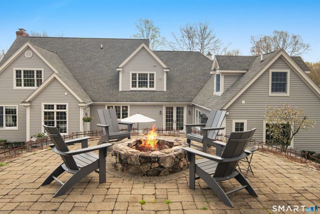 8 Kimberly Court, Ridgefield, CT 06877