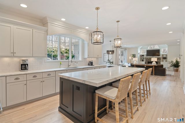 8 Kimberly Court, Ridgefield, CT 06877