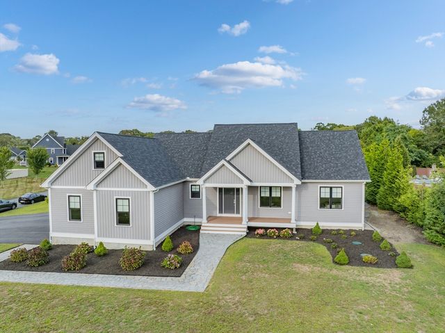 2 Magnolia Ln, Westport, MA 02790