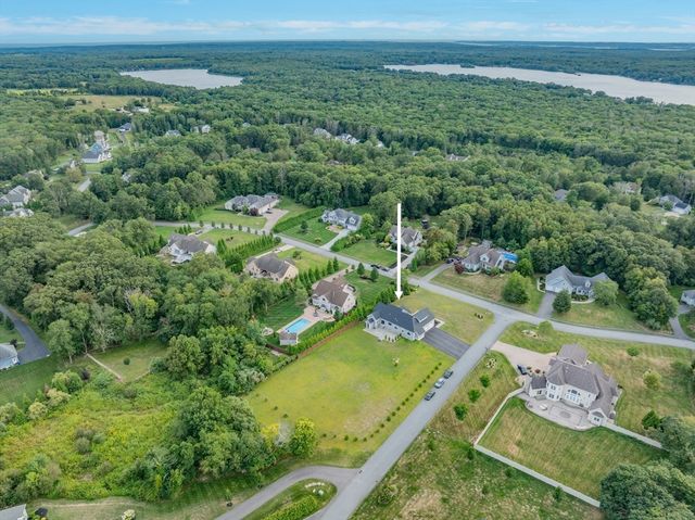 2 Magnolia Ln, Westport, MA 02790