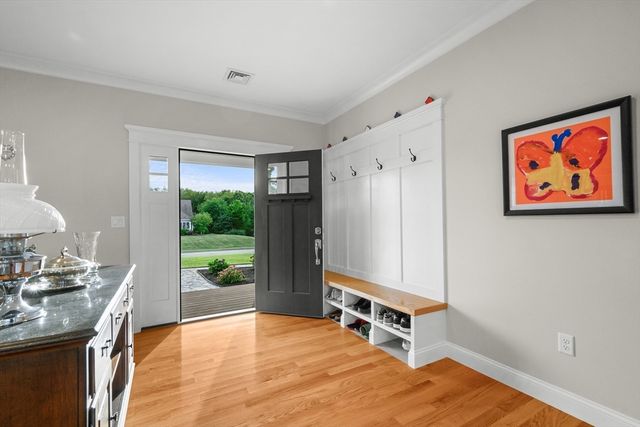 2 Magnolia Ln, Westport, MA 02790