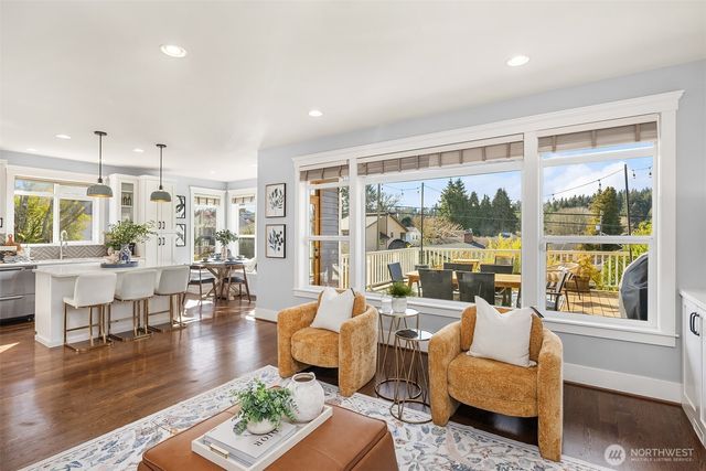 4317 32nd Avenue W, Seattle, WA 98199