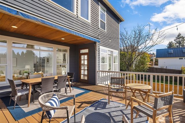 4317 32nd Avenue W, Seattle, WA 98199