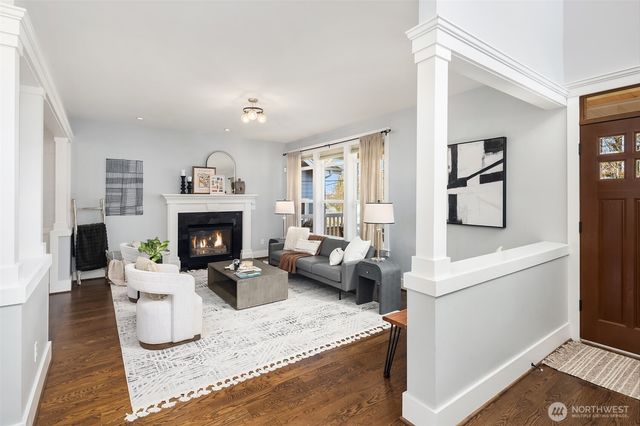 4317 32nd Avenue W, Seattle, WA 98199