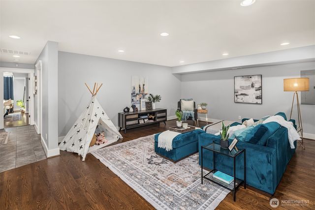 4317 32nd Avenue W, Seattle, WA 98199