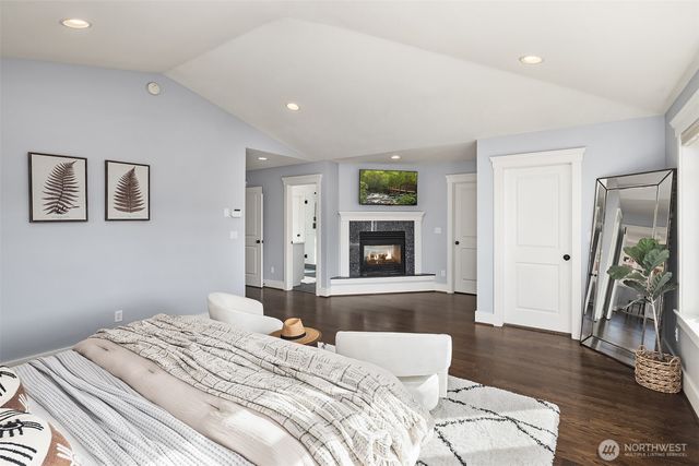 4317 32nd Avenue W, Seattle, WA 98199