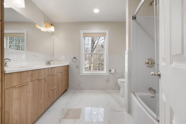 60 Shufelt Rd, Walpole, MA 02071