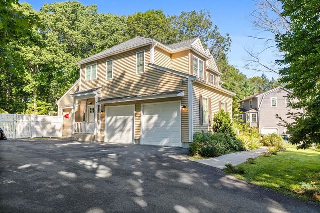 60 Shufelt Rd, Walpole, MA 02071